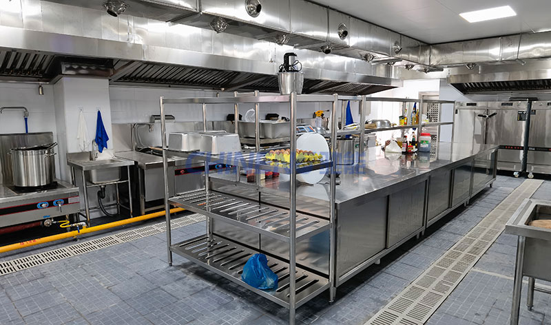 原尚物流員工食堂烹飪區